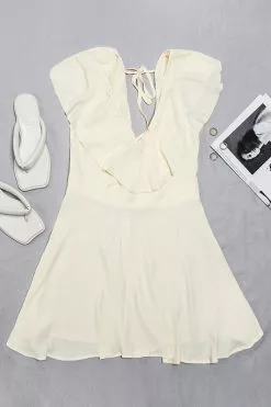 Cupshe Raelynn V-neck Ruffle Mini Dress 7 Cupshe Raelynn V-neck Ruffle Mini Dress -Deals Cupshe Store 1 0fecb938 52a1 436d 9290 d7428c8a3cd2