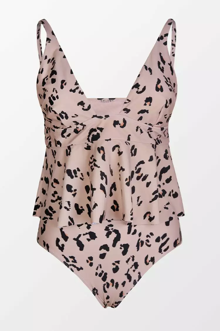 CUPSHE Audrey Leopard Ruffle Hem Ruched Back Tankini 3 CUPSHE Audrey Leopard Ruffle Hem Ruched Back Tankini - Image 3