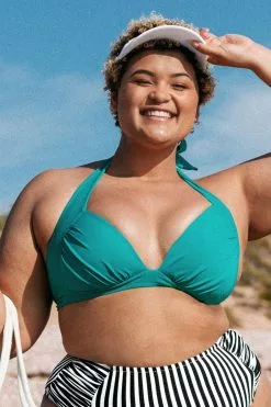 Cupshe Chaya Halter Back Tie Plus Size Bikini Top