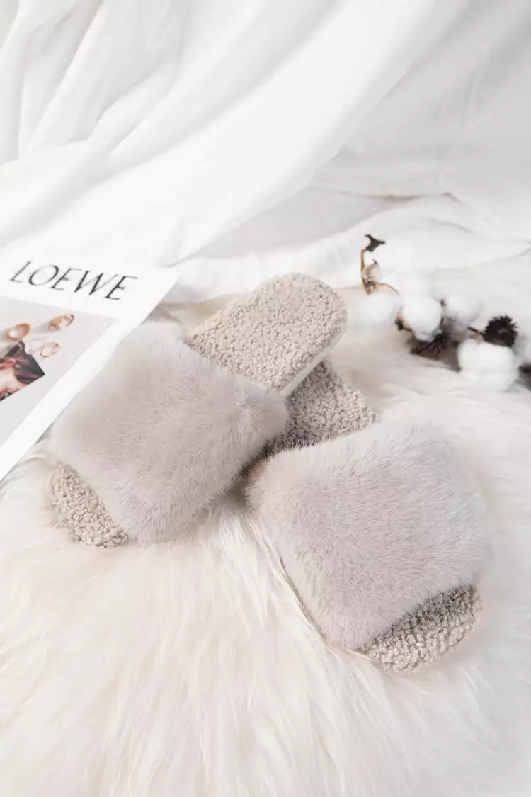 Cupshe Ravenna Plush Faux Rabbit Fur Slippers 1 Cupshe Ravenna Plush Faux Rabbit Fur Slippers