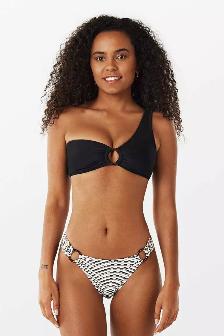 Cupshe One Shoulder Bikini with Stripes 4 Cupshe One Shoulder Bikini with Stripes - Image 4