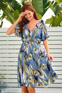 Cupshe Heidi Buttoned V-neck Elastic Waist Dress