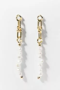 Cupshe Sun Kiss Pearls Earrings