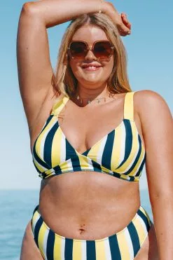 Cupshe Michelle Striped Plus Size Bikini Top