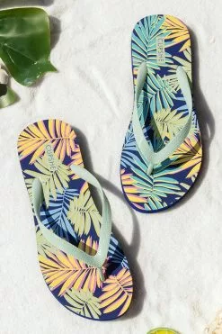Cupshe Tropics Leafy Flip Flops