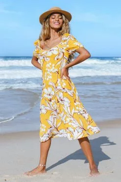 Cupshe Vada Floral V-Neck Front Dress