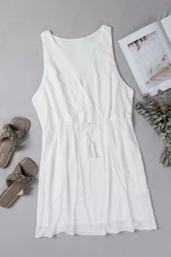 Cupshe Courtney White V-neck Waist Tie Dress 6 Cupshe Courtney White V-neck Waist Tie Dress -Deals Cupshe Store 1 8ee226d1 5882 43f1 b56e 4482a9076001