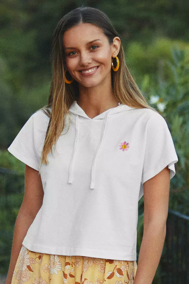 Cupshe Candy Kiss Floral Embroidery Short Sleeve Crop Hoodie 1 Cupshe Candy Kiss Floral Embroidery Short Sleeve Crop Hoodie