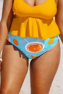 Cupshe Karlee Fruit Print High Waisted Plus Size Bikini Bottom