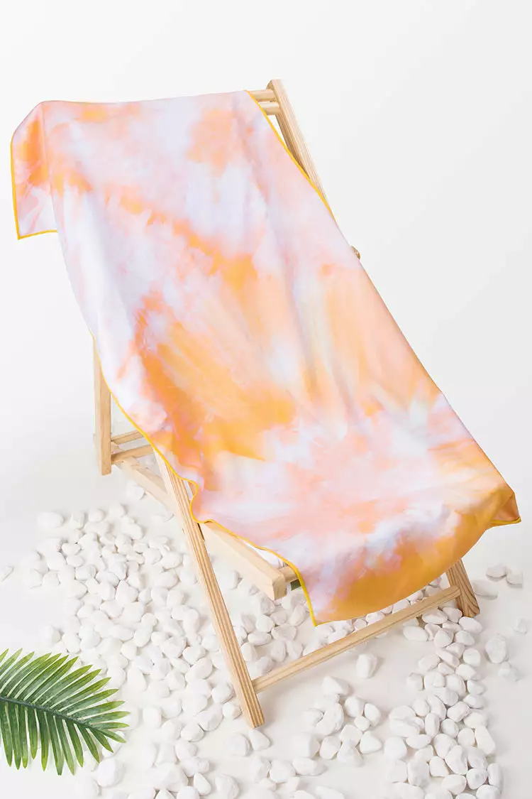 Cupshe Orange Sorbet Tie Dye Beach Blanket 2 Cupshe Orange Sorbet Tie Dye Beach Blanket - Image 2
