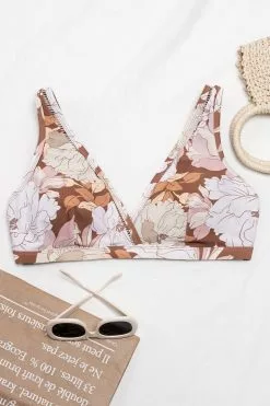 Cupshe Kari Floral Plus Size Bikini Top 6 Cupshe Kari Floral Plus Size Bikini Top -Deals Cupshe Store 1 bf2944b5 c920 4363 8994 e5f5780f901e