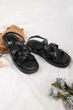 Cupshe Vineyards Black Crisscross Strap Ankle Buckle Sandals