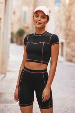 Cupshe Honeymoon Contrast Binding Crop Top And Shorts Set