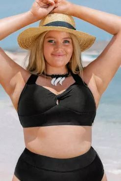 Cupshe Charmed Romance Twist Front Plus Size Midkini