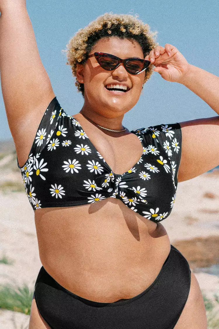 Cupshe Lucia Ditsy Bunny Tie Short Sleeve Plus Size Bikini Top 1 Cupshe Lucia Ditsy Bunny Tie Short Sleeve Plus Size Bikini Top