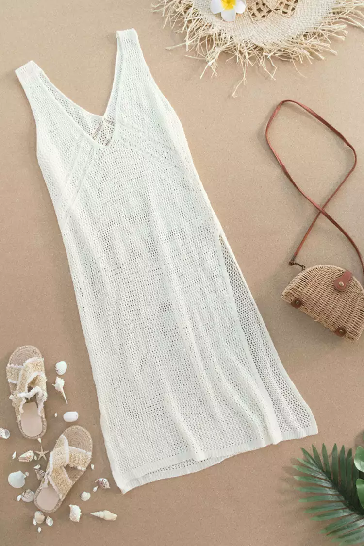 Cupshe Sleeveless V-Neck Cover Up 4 Cupshe Sleeveless V-Neck Cover Up - Image 4