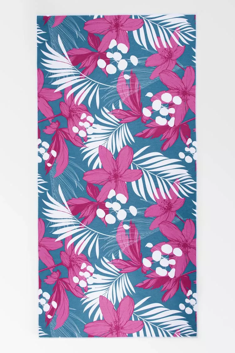 Cupshe Summer Nights Floral And Leafy Beach Blanket 3 Cupshe Summer Nights Floral And Leafy Beach Blanket - Image 3