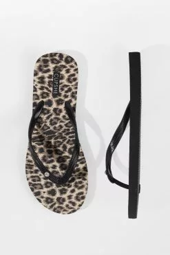 Cupshe Beckett Animal Print Flip Flops 7 Cupshe Beckett Animal Print Flip Flops -Deals Cupshe Store 2 13