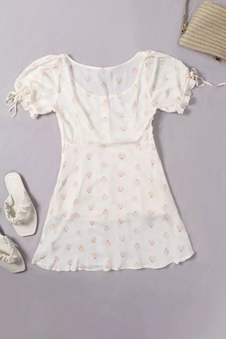 Cupshe Alani Buttoned Frill Short Sleeves Dress 2 Cupshe Alani Buttoned Frill Short Sleeves Dress - Image 2