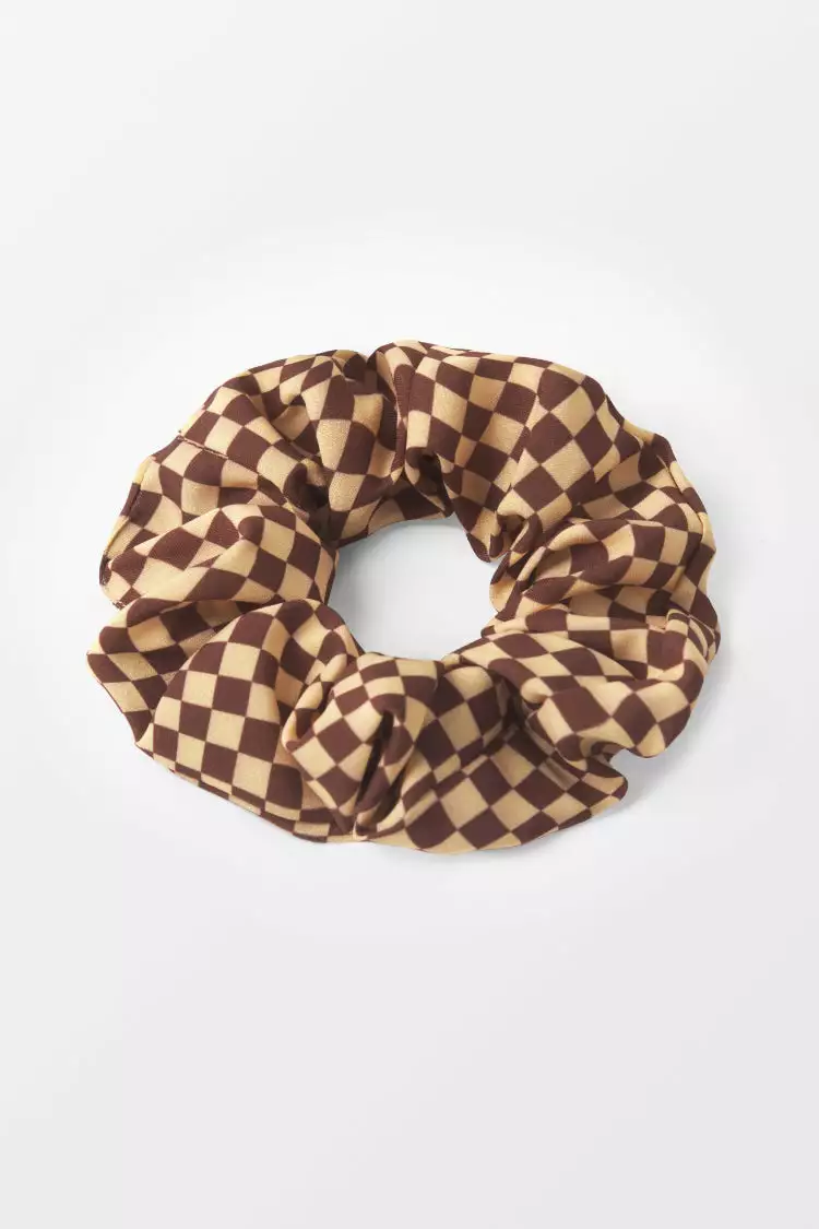 Cupshe Papaya Brown Gingham Ruching Hair Tie 2 Cupshe Papaya Brown Gingham Ruching Hair Tie - Image 2