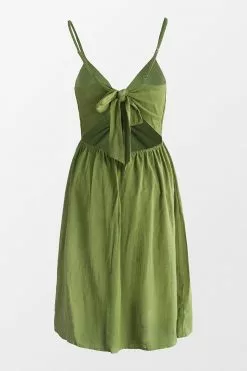 Cupshe Haylee Twist Cutout Dress 7 Cupshe Haylee Twist Cutout Dress -Deals Cupshe Store 2 2a651b7f 05a4 4d22 bc64 152841f31503