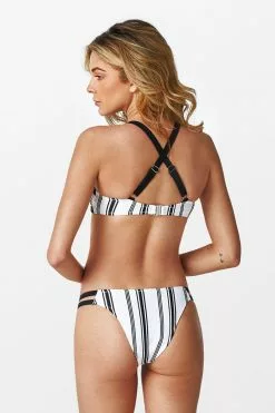 Cupshe Lennon Contrast Trim Striped Bikini 8 Cupshe Lennon Contrast Trim Striped Bikini -Deals Cupshe Store 2 36838d45 942b 4747 b3f0 63dc4910862a