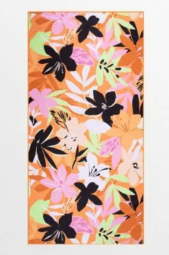Cupshe Tiki Bar Floral And Leafy Beach Blanket 6 Cupshe Tiki Bar Floral And Leafy Beach Blanket -Deals Cupshe Store 2 57eef5f3 7e22 4d2f 9d7f d602497eec08