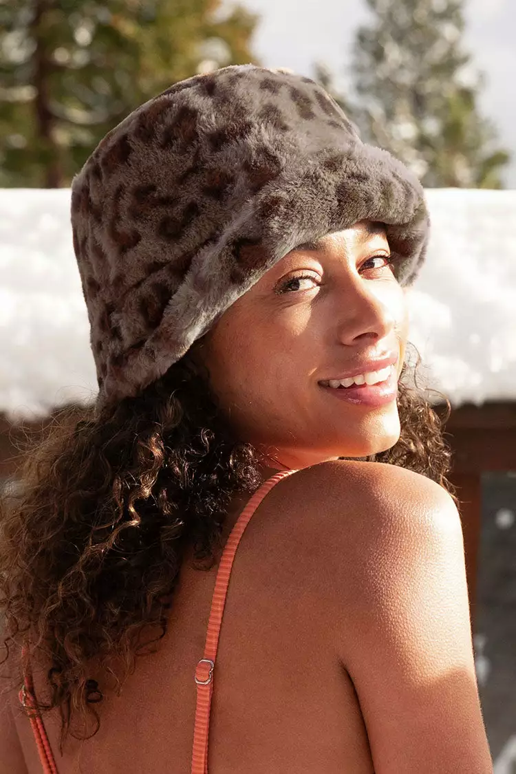 Cupshe Dynamic star Leopard Fluffy Bucket Hat 2 Cupshe Dynamic star Leopard Fluffy Bucket Hat - Image 2