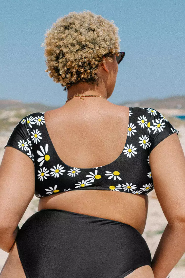 Cupshe Lucia Ditsy Bunny Tie Short Sleeve Plus Size Bikini Top 2 Cupshe Lucia Ditsy Bunny Tie Short Sleeve Plus Size Bikini Top - Image 2