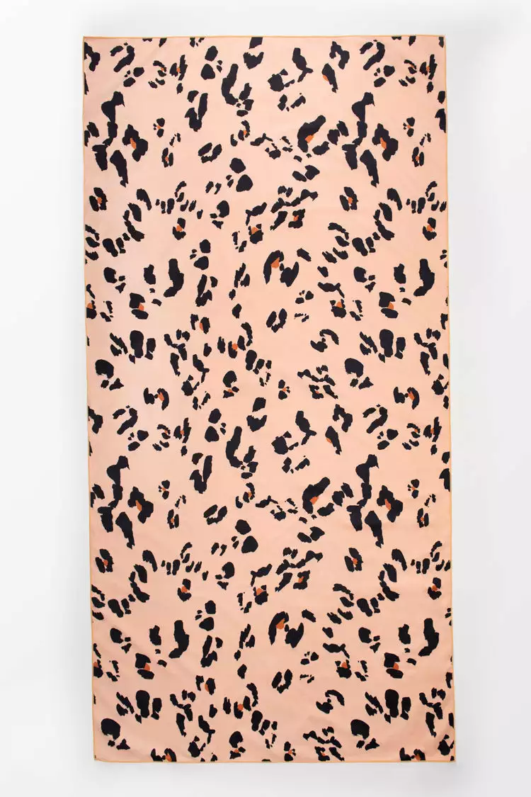 Cupshe Wildside Leopard Beach Blanket 3 Cupshe Wildside Leopard Beach Blanket - Image 3