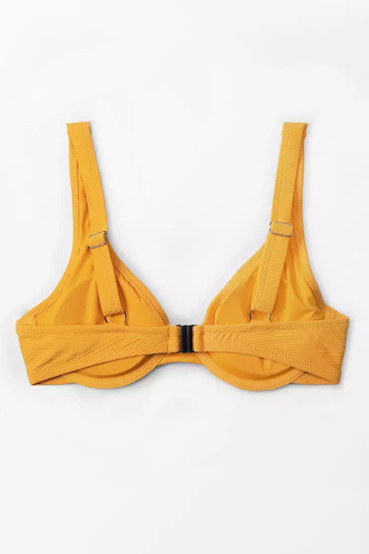 Cupshe Textured Underwire Bikini Top 4 Cupshe Textured Underwire Bikini Top - Image 4