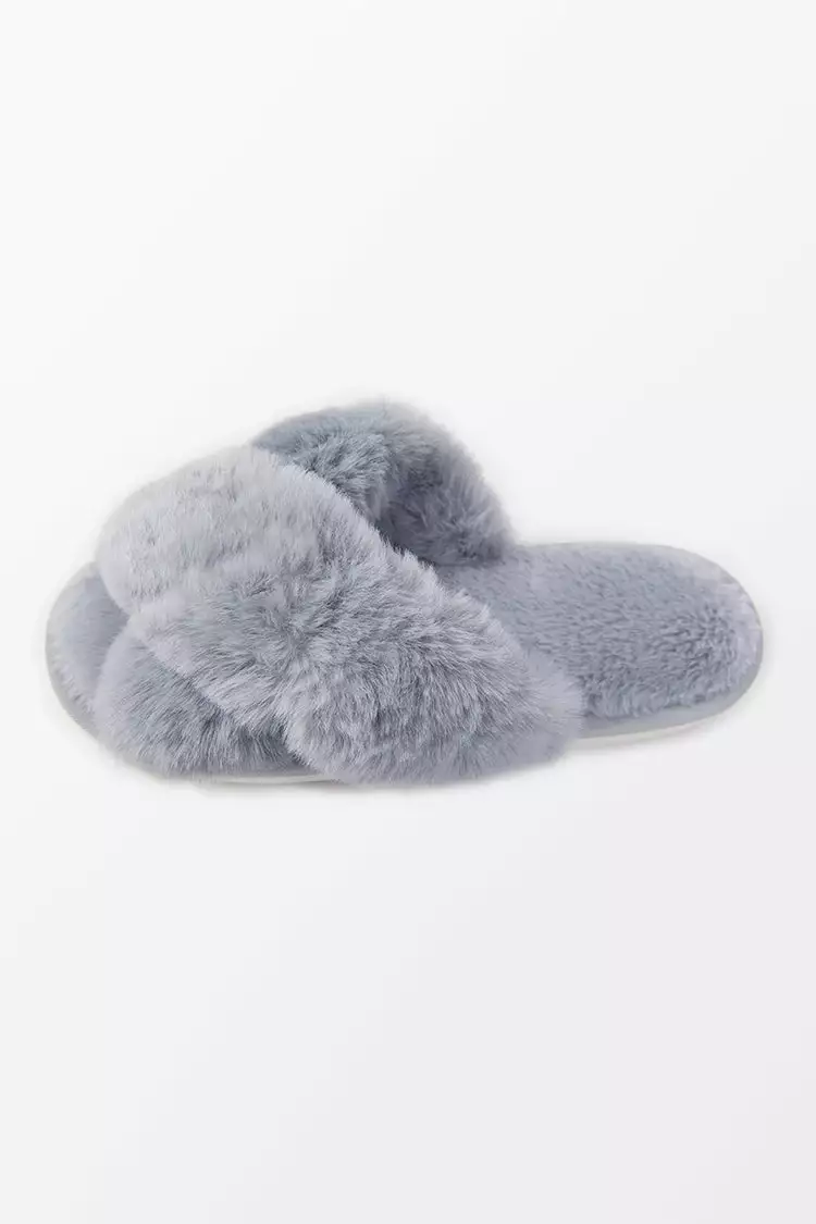 Cupshe Karter Grey Cross Strap Fluffy Slippers 2 Cupshe Karter Grey Cross Strap Fluffy Slippers - Image 2