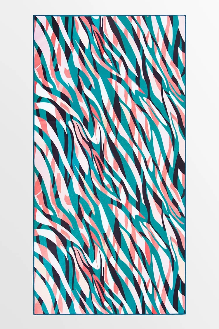 Cupshe Ripple Zebra Striped Beach Blanket 3 Cupshe Ripple Zebra Striped Beach Blanket - Image 3