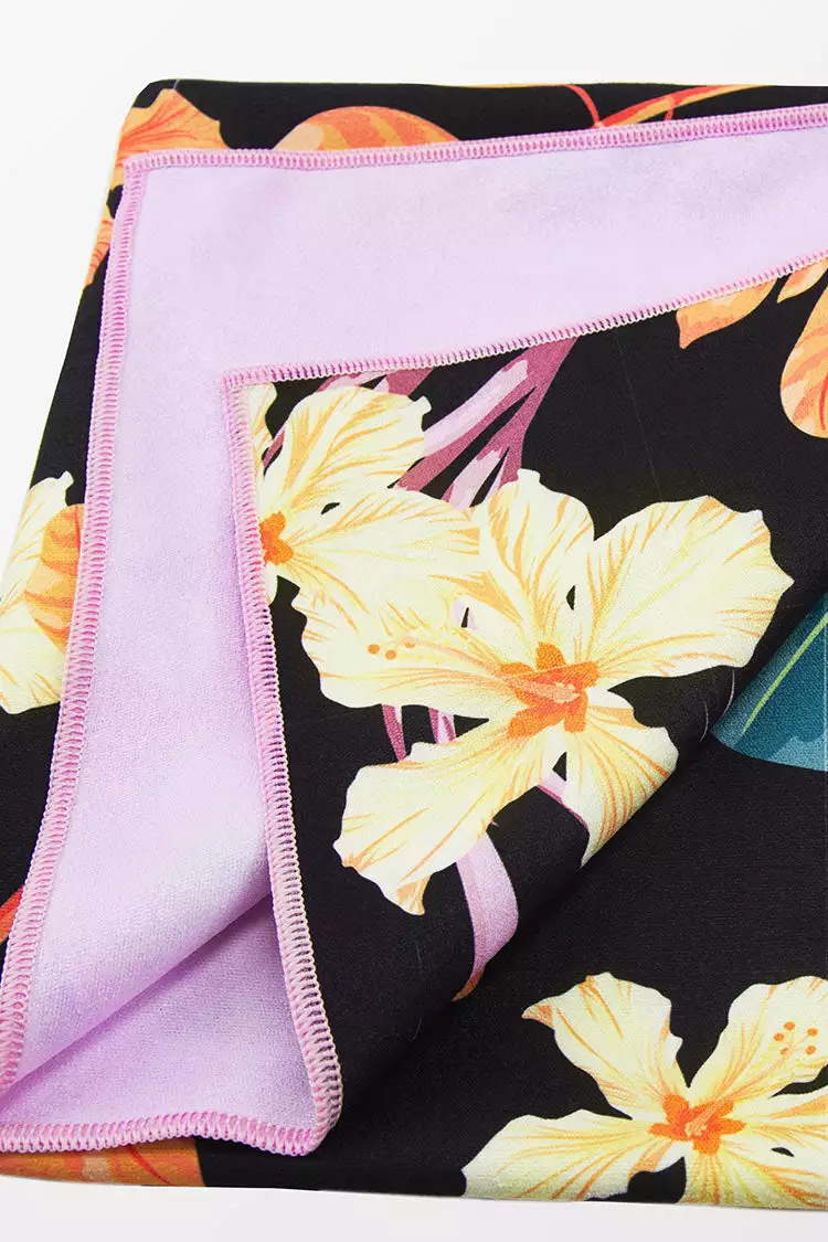 Cupshe Midnight Tropic Floral Beach Blanket 4 Cupshe Midnight Tropic Floral Beach Blanket - Image 4