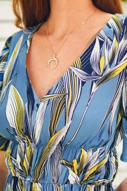 Cupshe Heidi Buttoned V-neck Elastic Waist Dress 5 Cupshe Heidi Buttoned V-neck Elastic Waist Dress -Deals Cupshe Store 3 1138eae6 ac55 42d5 a2dd e6df9a88fb76