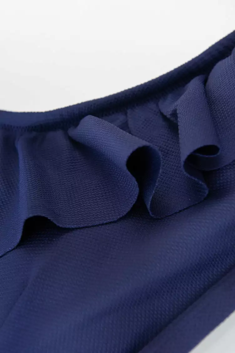 Cupshe One Shoulder Ruffle Striped Bikini 3 Cupshe One Shoulder Ruffle Striped Bikini - Image 3