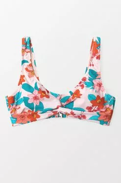 Cupshe Emerie Floral Twist Bikini Top 6 Cupshe Emerie Floral Twist Bikini Top -Deals Cupshe Store 3 1a706eae 8dea 41ad b67f e6b0b17733f0