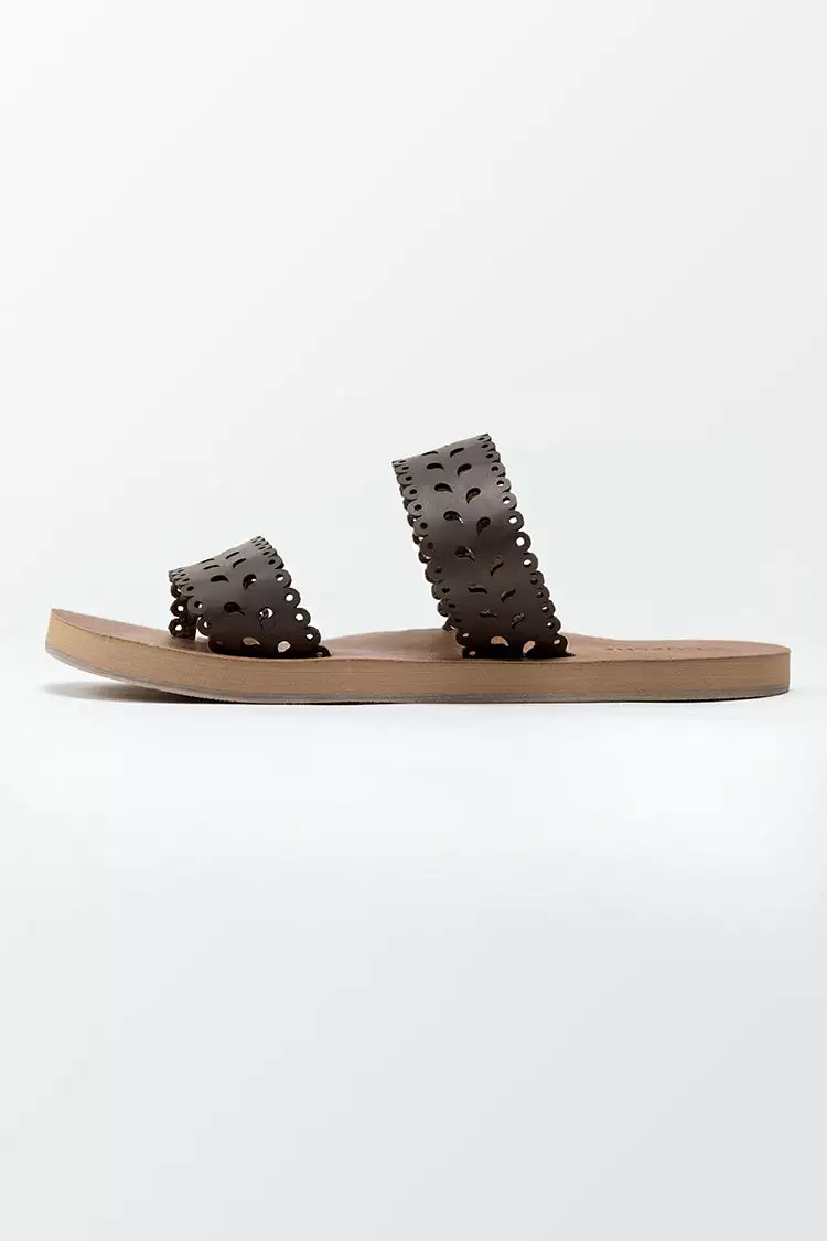 Cupshe Tempe Hollow Out Slide Sandals 3 Cupshe Tempe Hollow Out Slide Sandals - Image 3