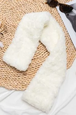 Cupshe Never Stop White Criss Cross Cozy Scarf -Deals Cupshe Store 3 2 c5627131 2dd4 4650 8718 e13a1c415075