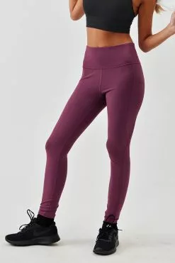 Cupshe Finn Red Slim Fit Leggings 8 Cupshe Finn Red Slim Fit Leggings -Deals Cupshe Store 3 2f5c78b4 d64d 46e4 af77 0559e6e1a261