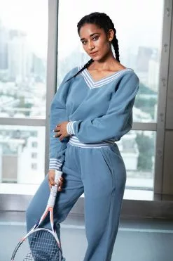 Cupshe Marina Mist V-neck Drop Shoulder Sweatshirt 5 Cupshe Marina Mist V-neck Drop Shoulder Sweatshirt -Deals Cupshe Store 3 3 196b5d8a 4a45 49d4 8fd4 77b53447f8fe