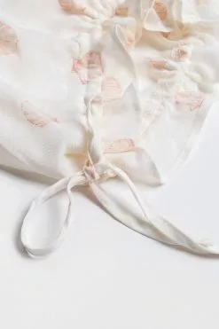 Cupshe Alani Buttoned Frill Short Sleeves Dress 5 Cupshe Alani Buttoned Frill Short Sleeves Dress -Deals Cupshe Store 3 42252edb 900e 4033 be56 1121a88854a9