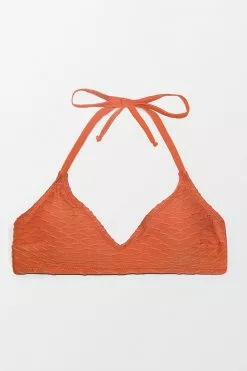 Cupshe Eloise Textured Halter Bikini Top 6 Cupshe Eloise Textured Halter Bikini Top -Deals Cupshe Store 3 444aacfb f768 494f ac25 f08ecbb24d00