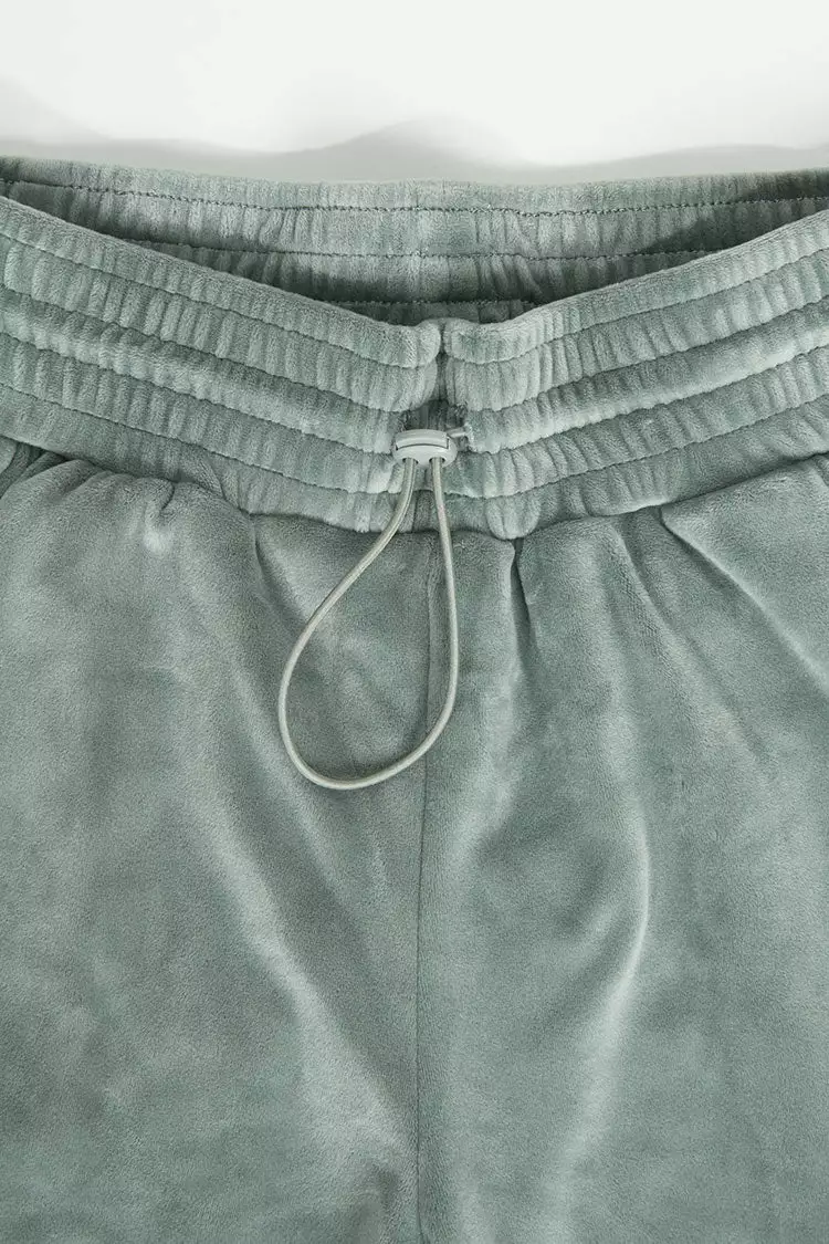 Cupshe Rosewood Green Elastic Waisted Carrot Sweatpants 4 Cupshe Rosewood Green Elastic Waisted Carrot Sweatpants - Image 4