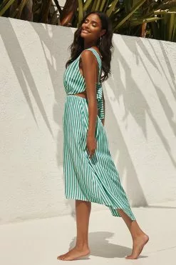 Cupshe Aileen Striped Back Tie Maxi Dress 5 Cupshe Aileen Striped Back Tie Maxi Dress -Deals Cupshe Store 3 4c9f5c08 c746 4206 a04d 79a68fe248e0
