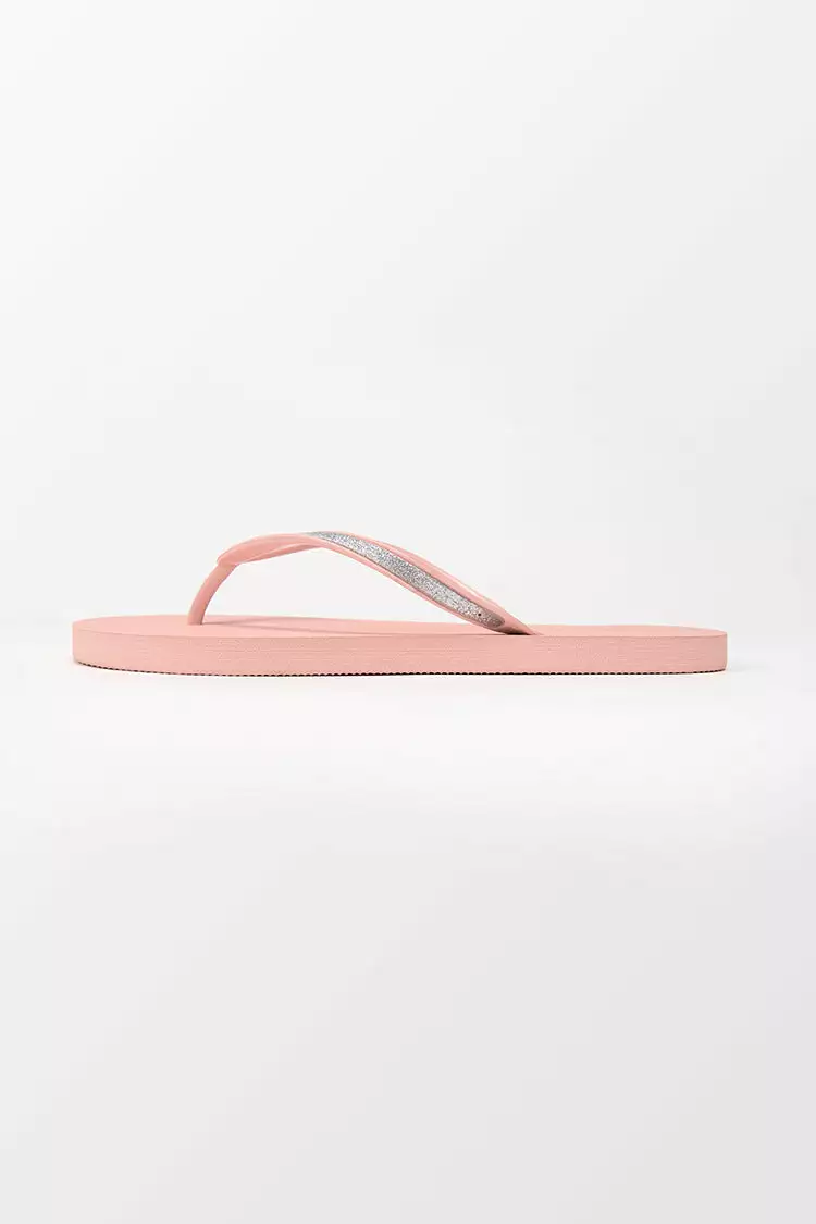 Cupshe Brisbane Minimalist Flip Flops 3 Cupshe Brisbane Minimalist Flip Flops - Image 3