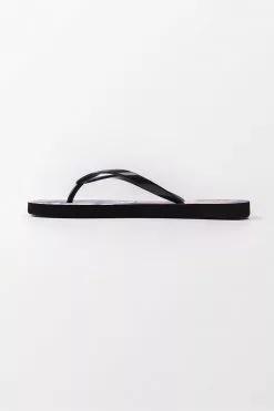 Cupshe Getaway Tropical Flip Flops 6 Cupshe Getaway Tropical Flip Flops -Deals Cupshe Store 3 6525a198 3b93 40a8 82f7 c47fb09819c2