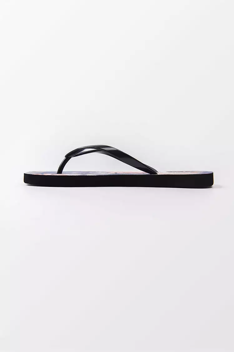 Cupshe Getaway Tropical Flip Flops 3 Cupshe Getaway Tropical Flip Flops - Image 3