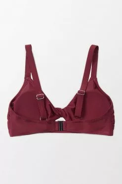 Cupshe Quinn Twist Cutout Plus Size Bikini Top -Deals Cupshe Store 3 67e3bace 508f 46ec bf5f 7f9ceef2de36