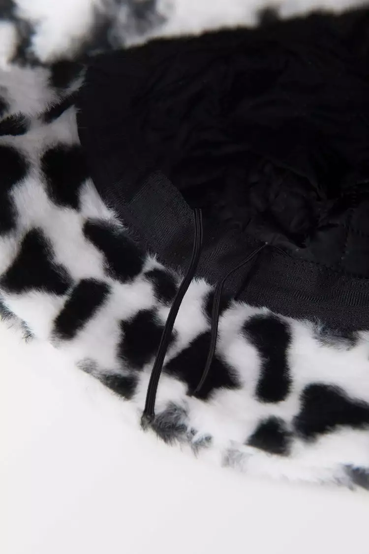 Cupshe Dynamic star Cow Pattern Fluffy Bucket Hat 3 Cupshe Dynamic star Cow Pattern Fluffy Bucket Hat - Image 3